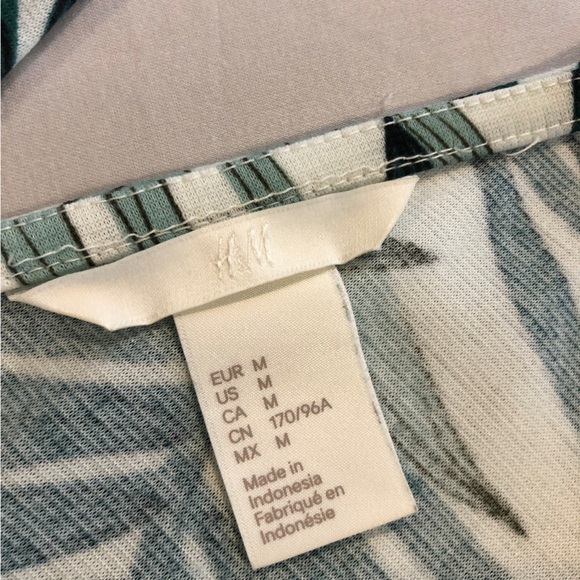 H&M Women’s Medium Dress- Green Fern Pattern - Picture 2 of 2
